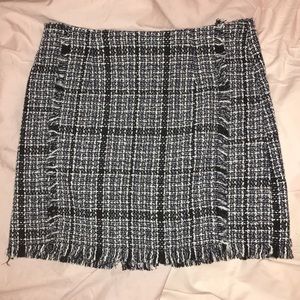 NWOT frayed black & white tweed skirt ✨